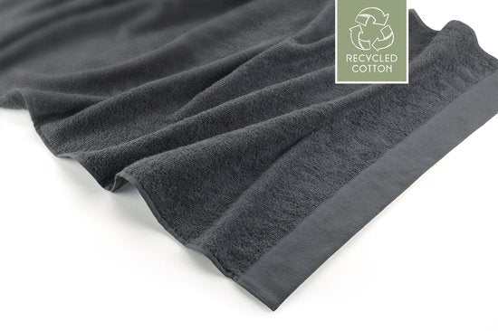 775bafa858ef46eb22541e9da126a18e